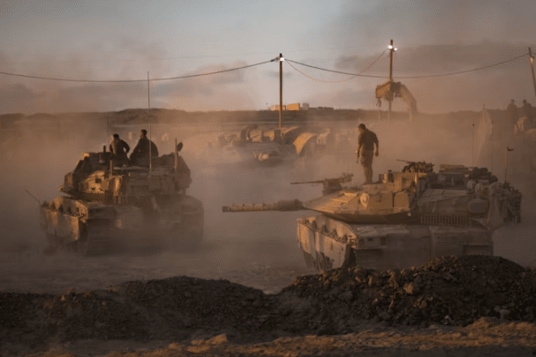 Israeli soldiers prepare tanks