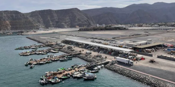 US airstrikes on Iranian missile sites near Strait of Hormuz using bunker buster bombs